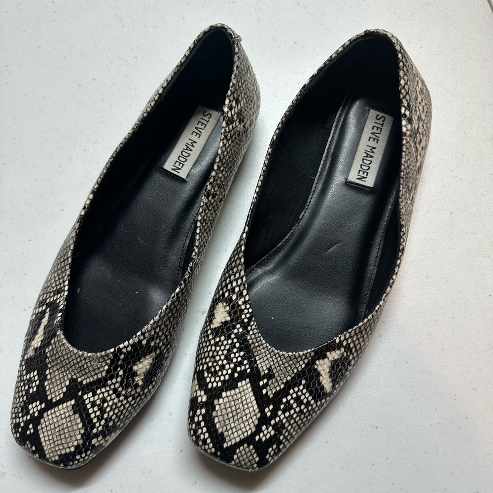 Steve Madden Deliah Flats Snakeskin
Faux Leather Slip On Shoes Women's 8